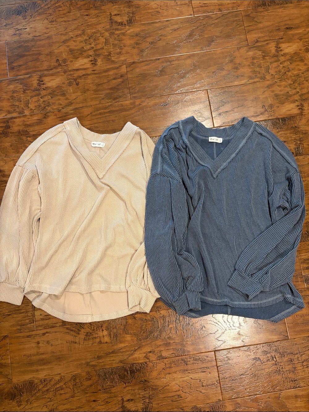V-Neck Ribbed Lightweight Sweater - Beige and Blue